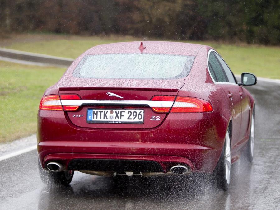  Jaguar XF 3.0 AWD Option Pack 2012 года  (фото 2 из 3)